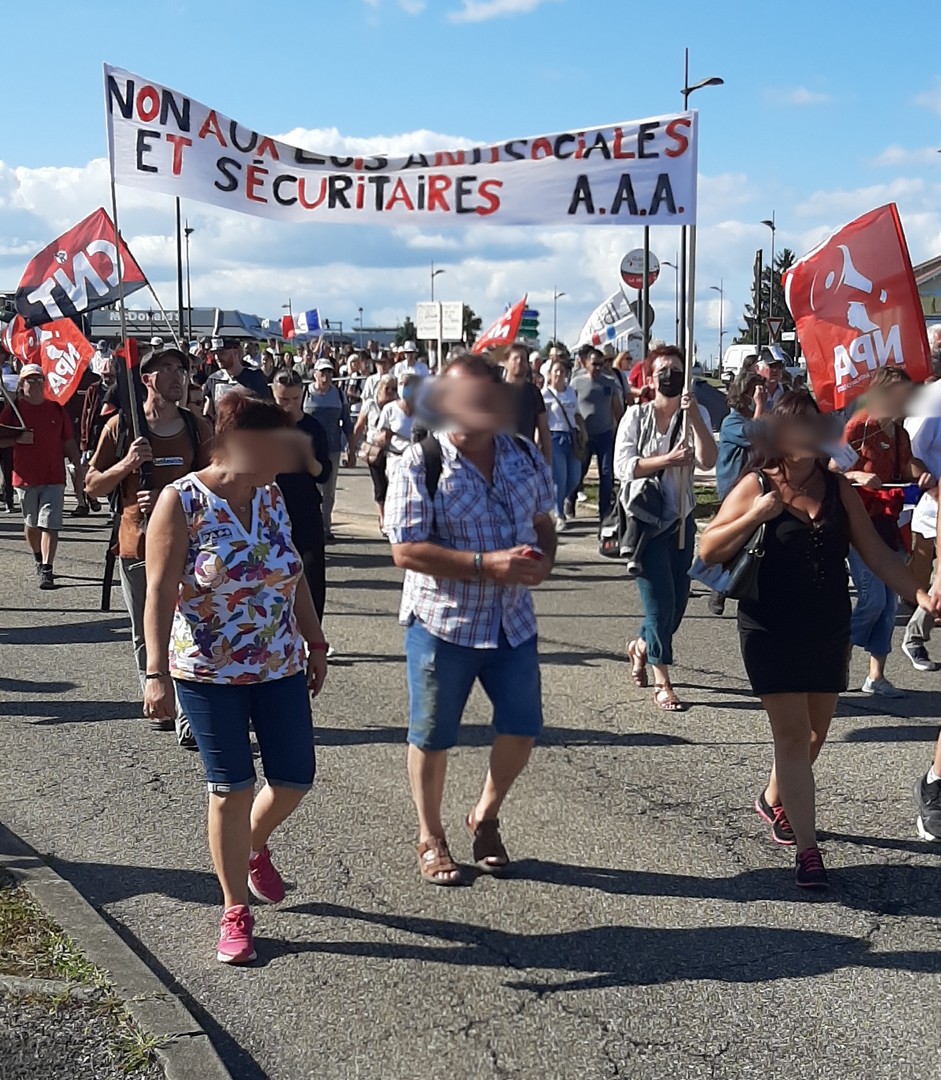 2021-08-28_2manif anti-lois sécuritaires